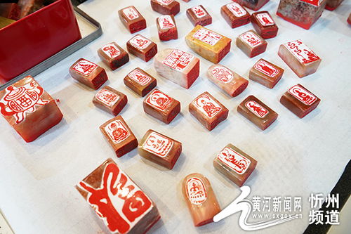 工藝傳承，市場(chǎng)煥新——第四屆山西工藝美術(shù)產(chǎn)品博覽交易會(huì)暨第八屆中國·山西民族民間工藝美術(shù)博覽會(huì)在忻州開幕